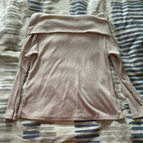 Off Shoulder Top - Picture 3 of 3